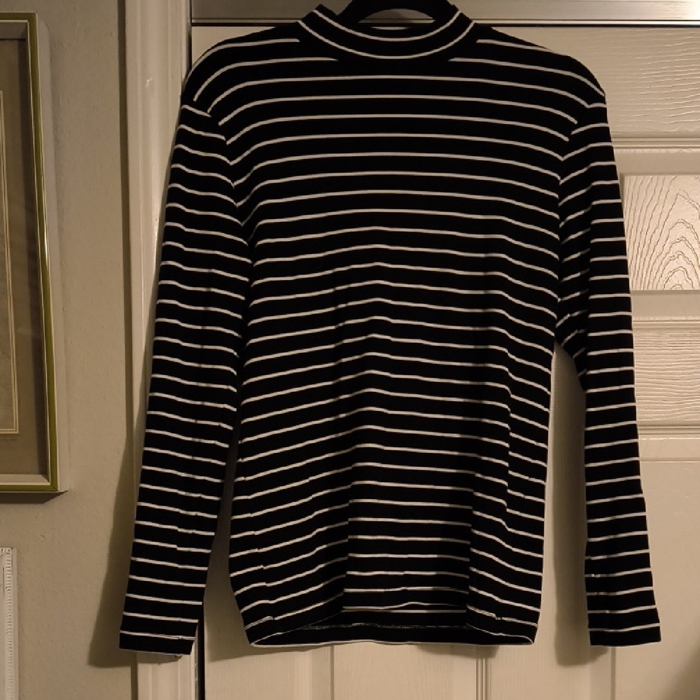 Black & White Striped Long Sleeve Top